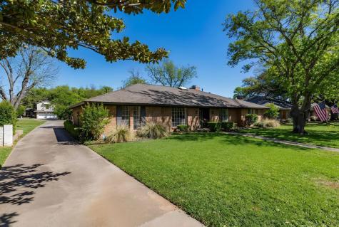 1813 Lakeside Drive Arlington TX 76013