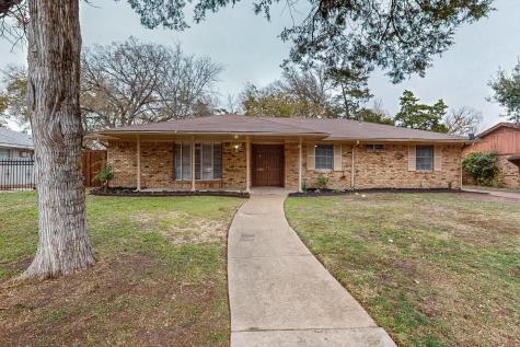 201 Woodhaven Drive Desoto TX 75115