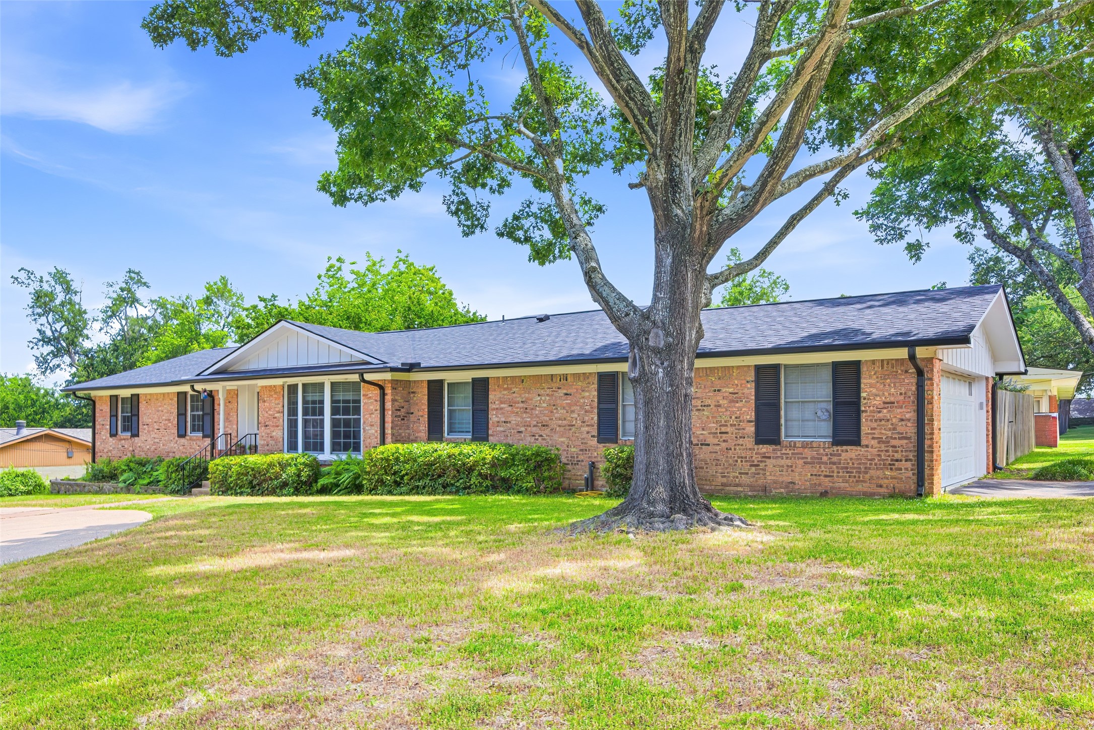 1901 Sterling Drive Tyler TX 75701