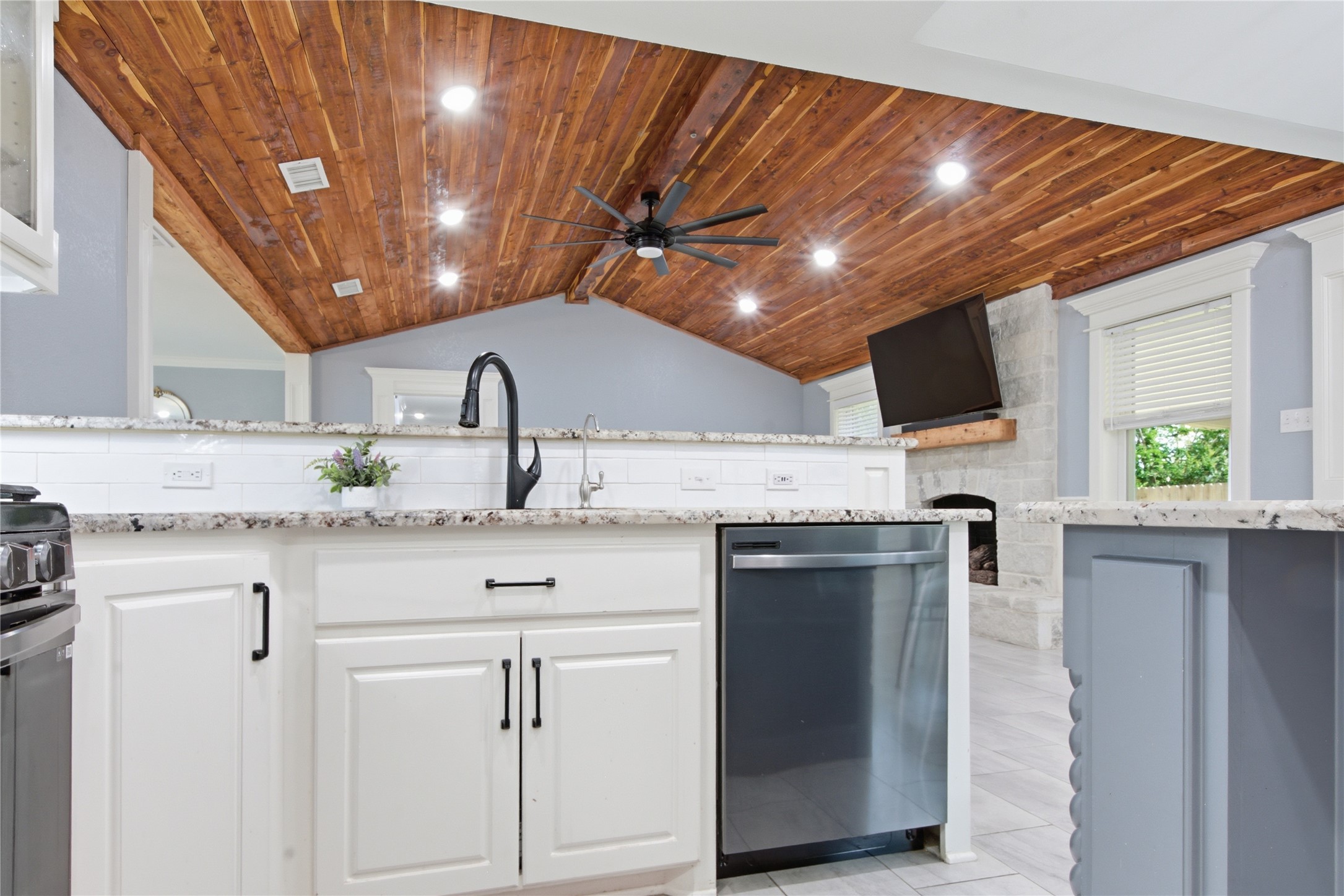 1901 Sterling Drive Tyler TX 75701