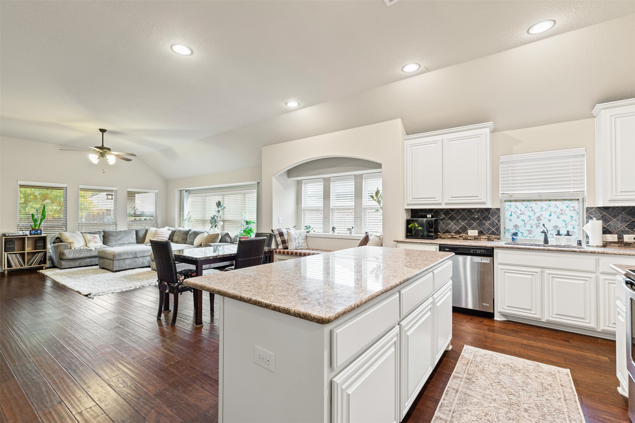 8321 Spitfire Trail Aubrey TX 76227