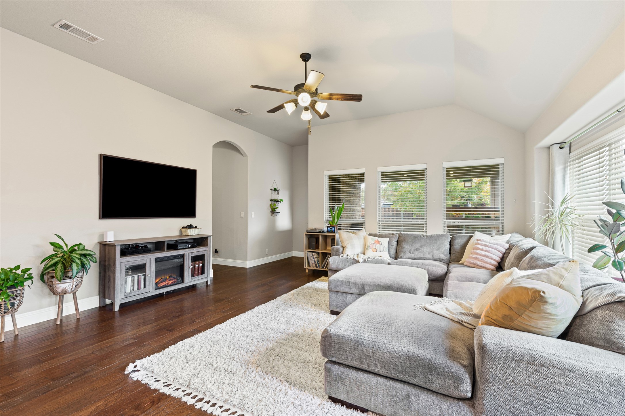 8321 Spitfire Trail Aubrey TX 76227