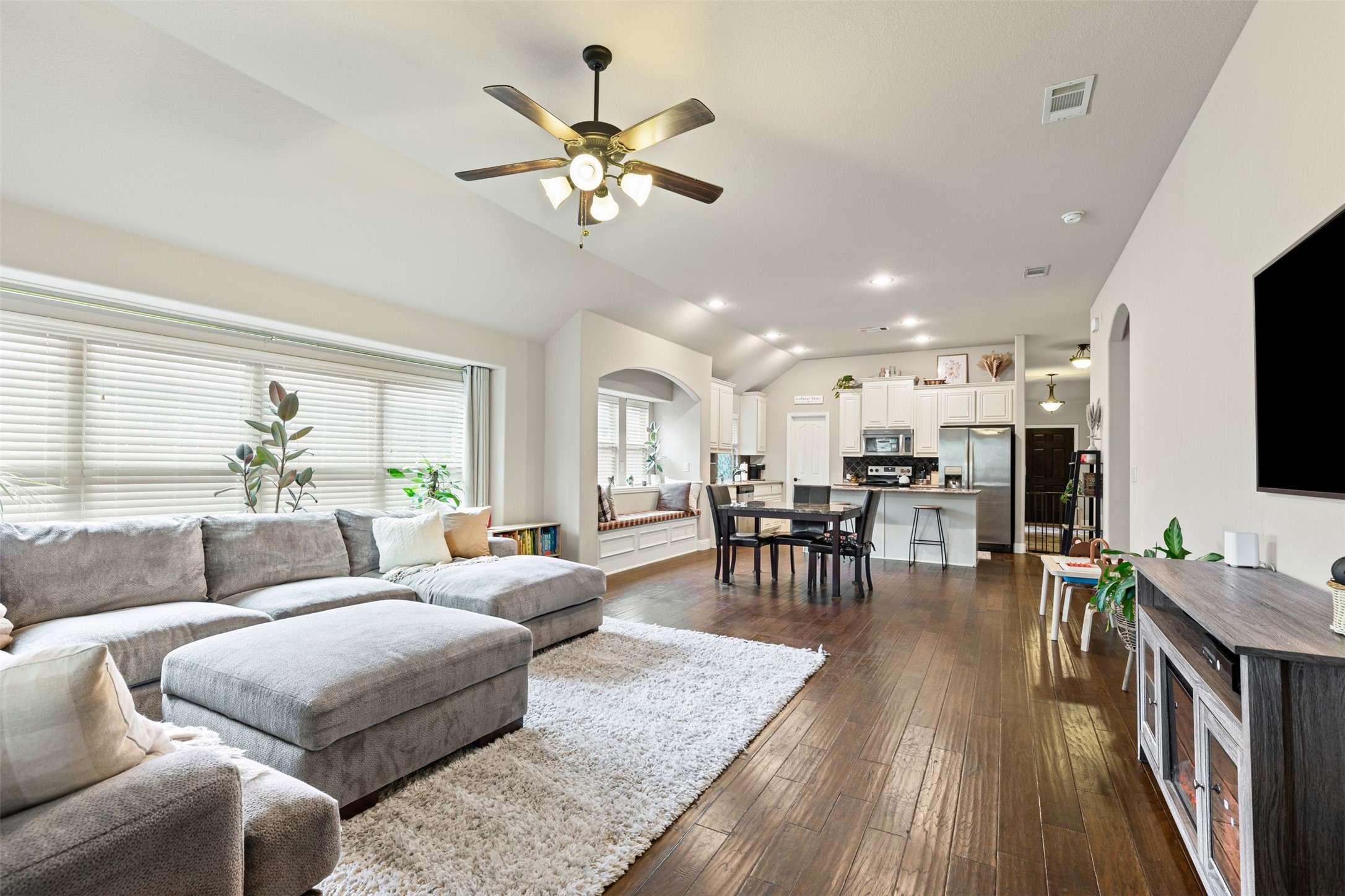 8321 Spitfire Trail Aubrey TX 76227