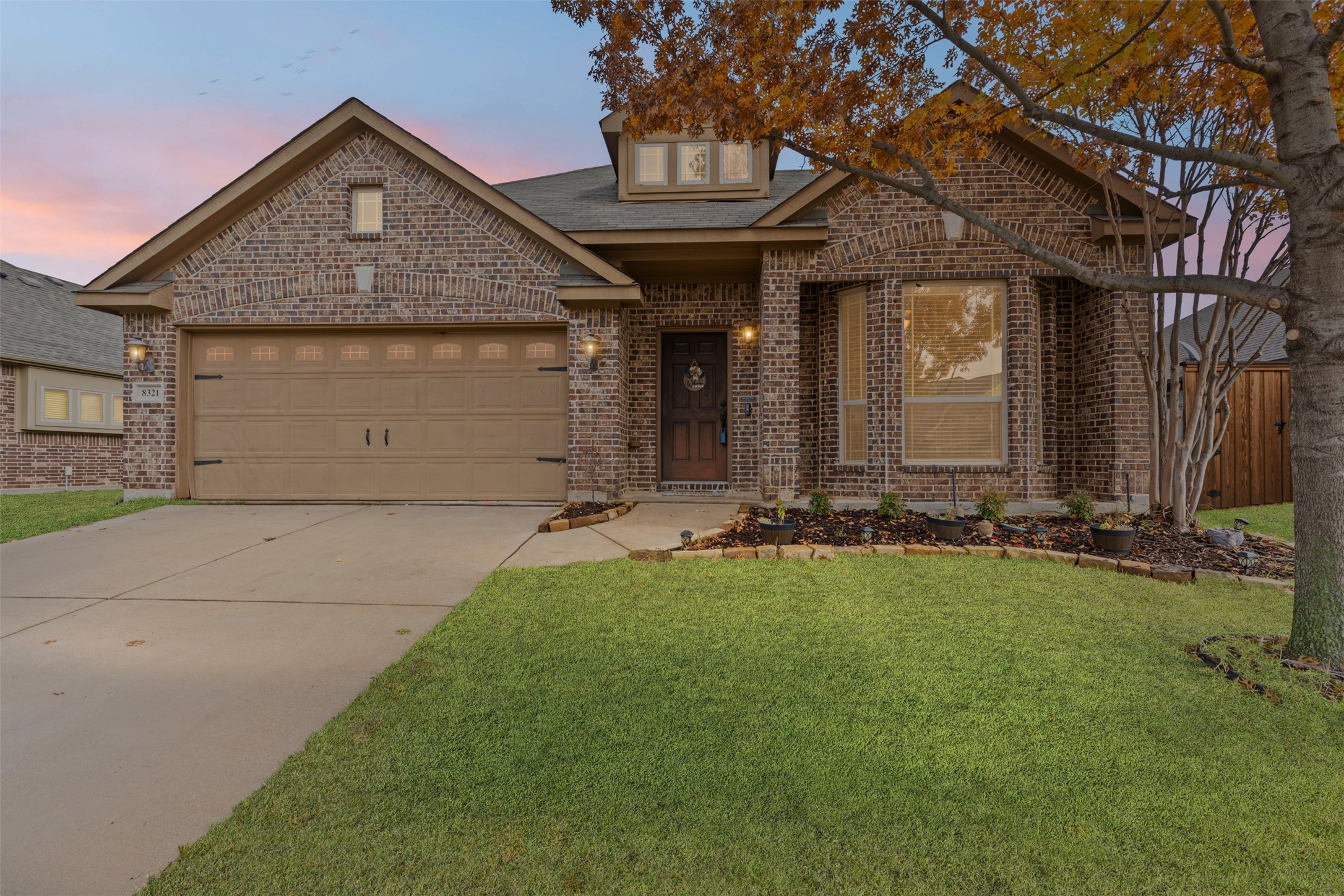 8321 Spitfire Trail Aubrey TX 76227