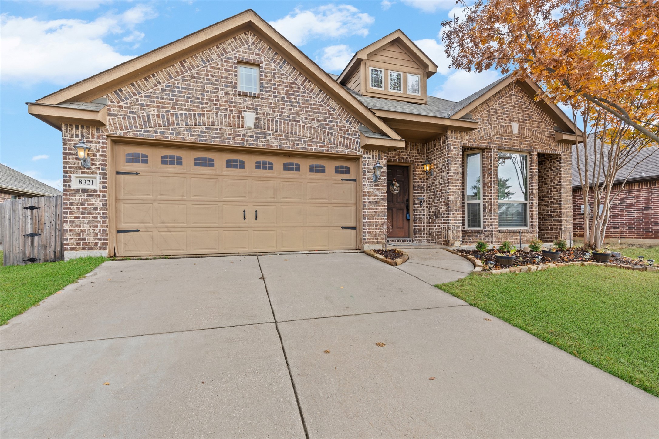 8321 Spitfire Trail Aubrey TX 76227