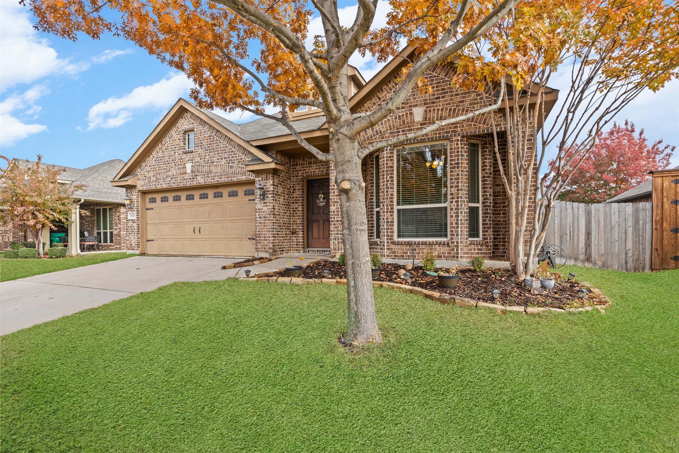 8321 Spitfire Trail Aubrey TX 76227