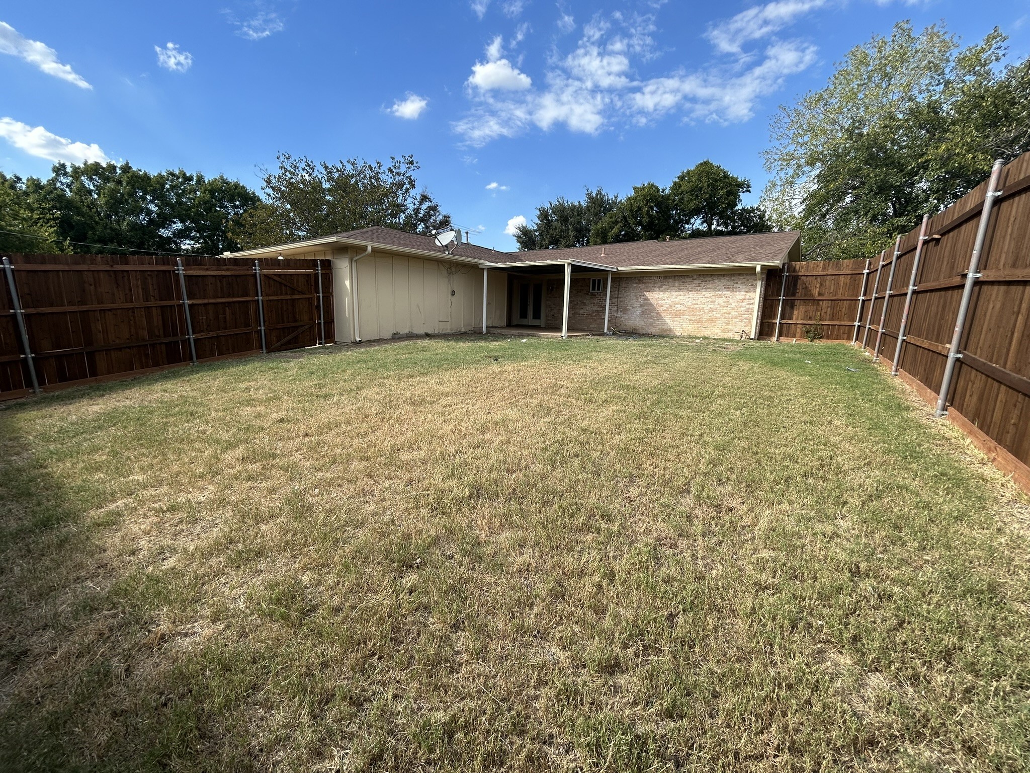 4122 W Rochelle Road Irving TX 75062