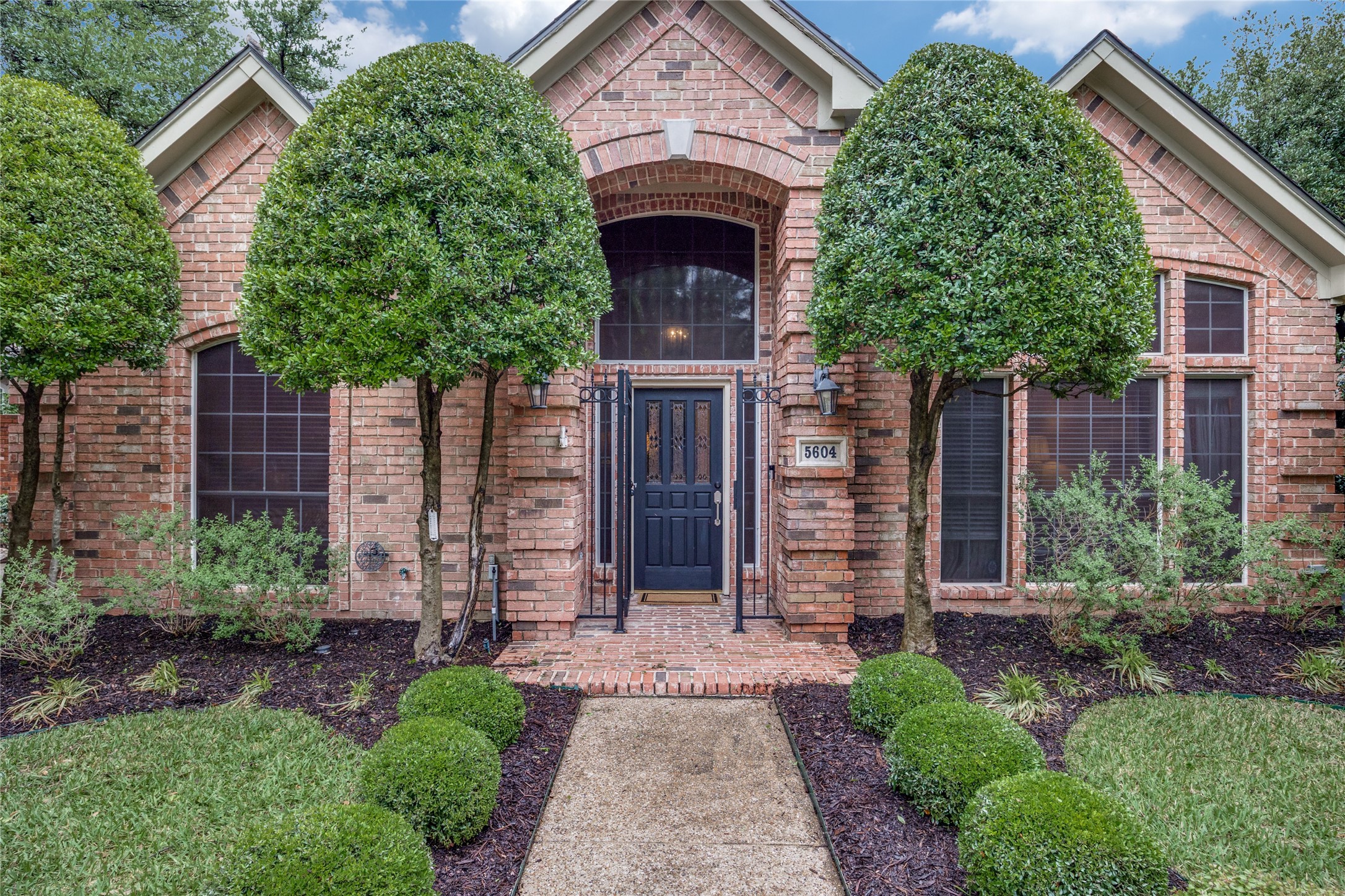 5604 Encore Drive Dallas TX 75240