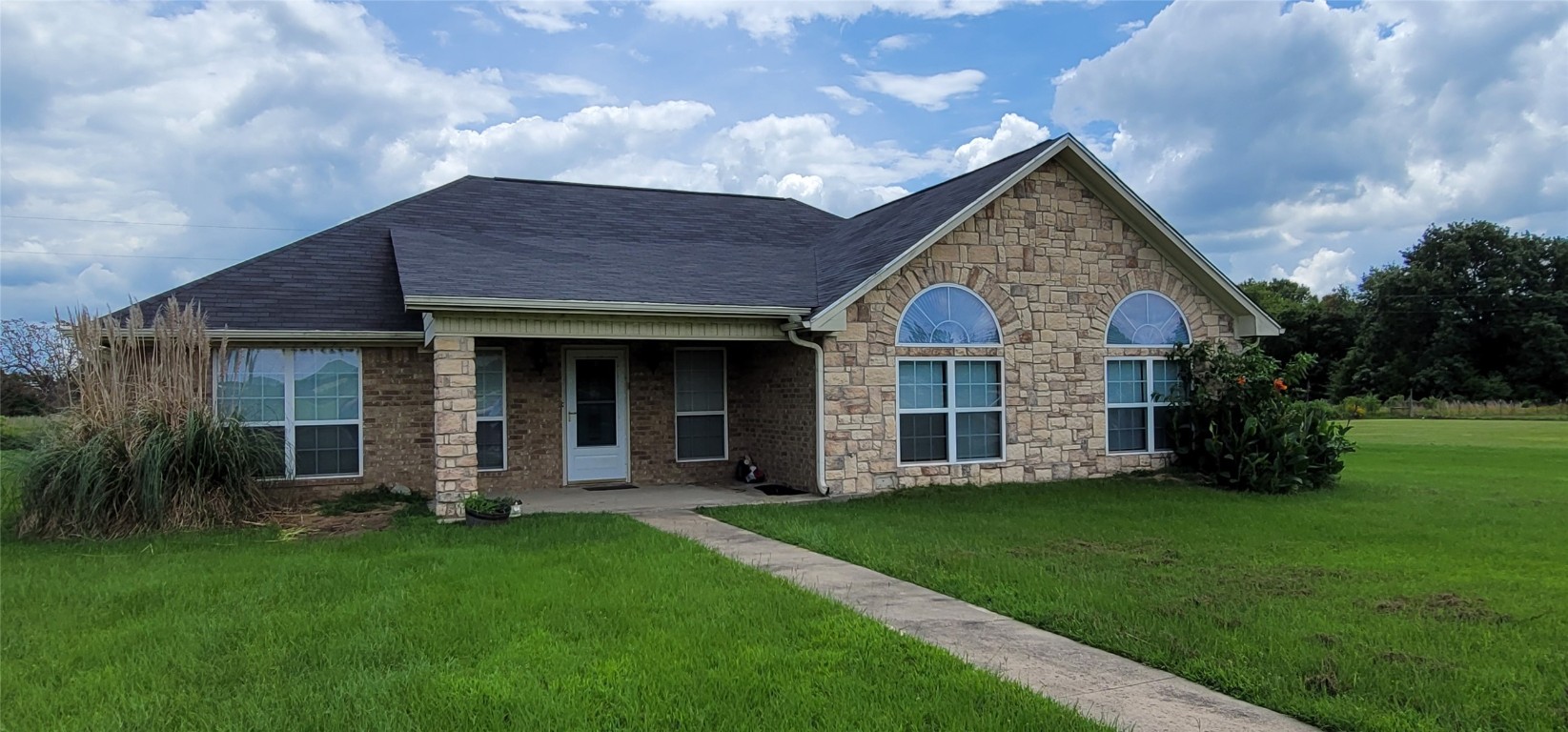 1000 Morgan Lane Blossom TX 75416