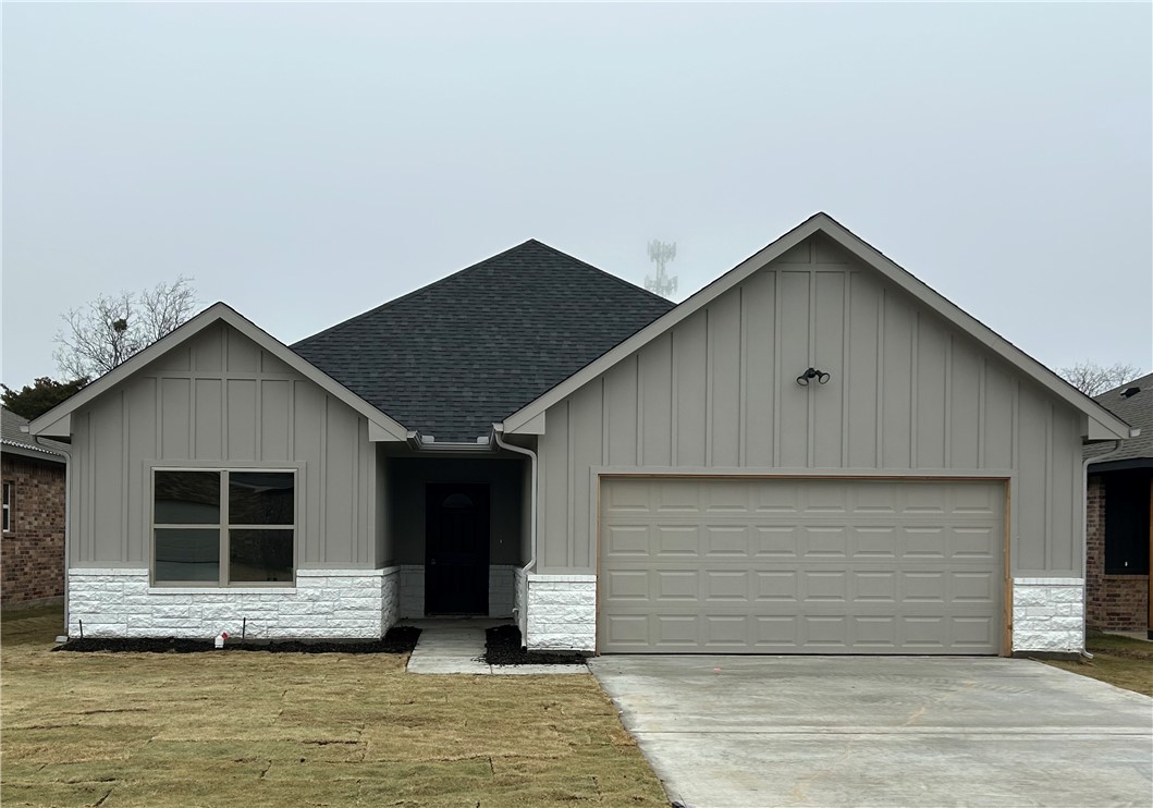 605 N College Avenue West TX 76691