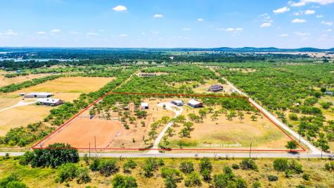 1800 White Rose Road Graham TX 76450