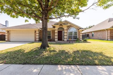 421 Carriage Lane Saginaw TX 76179