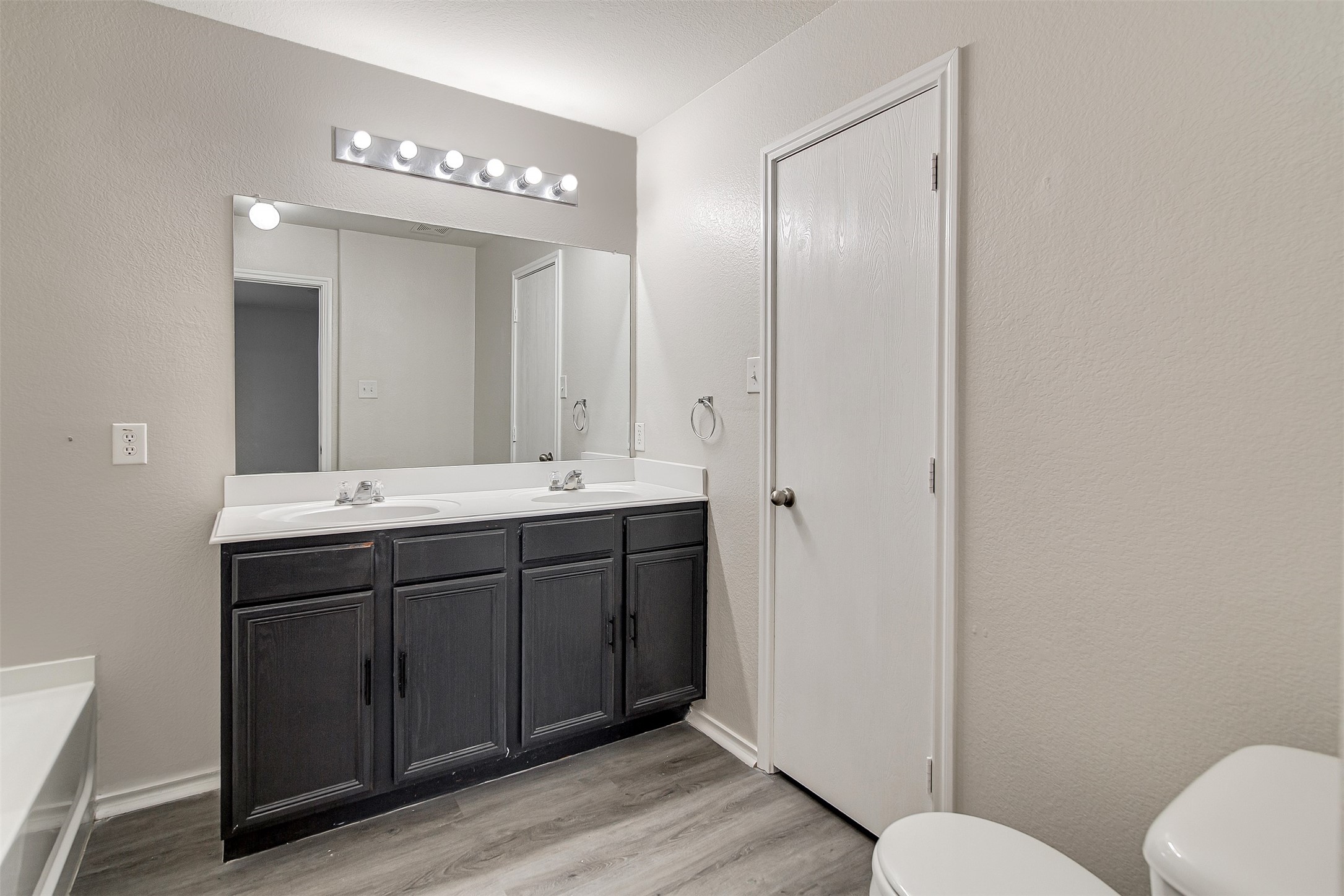 596 Creekbend Street Crowley TX 76036