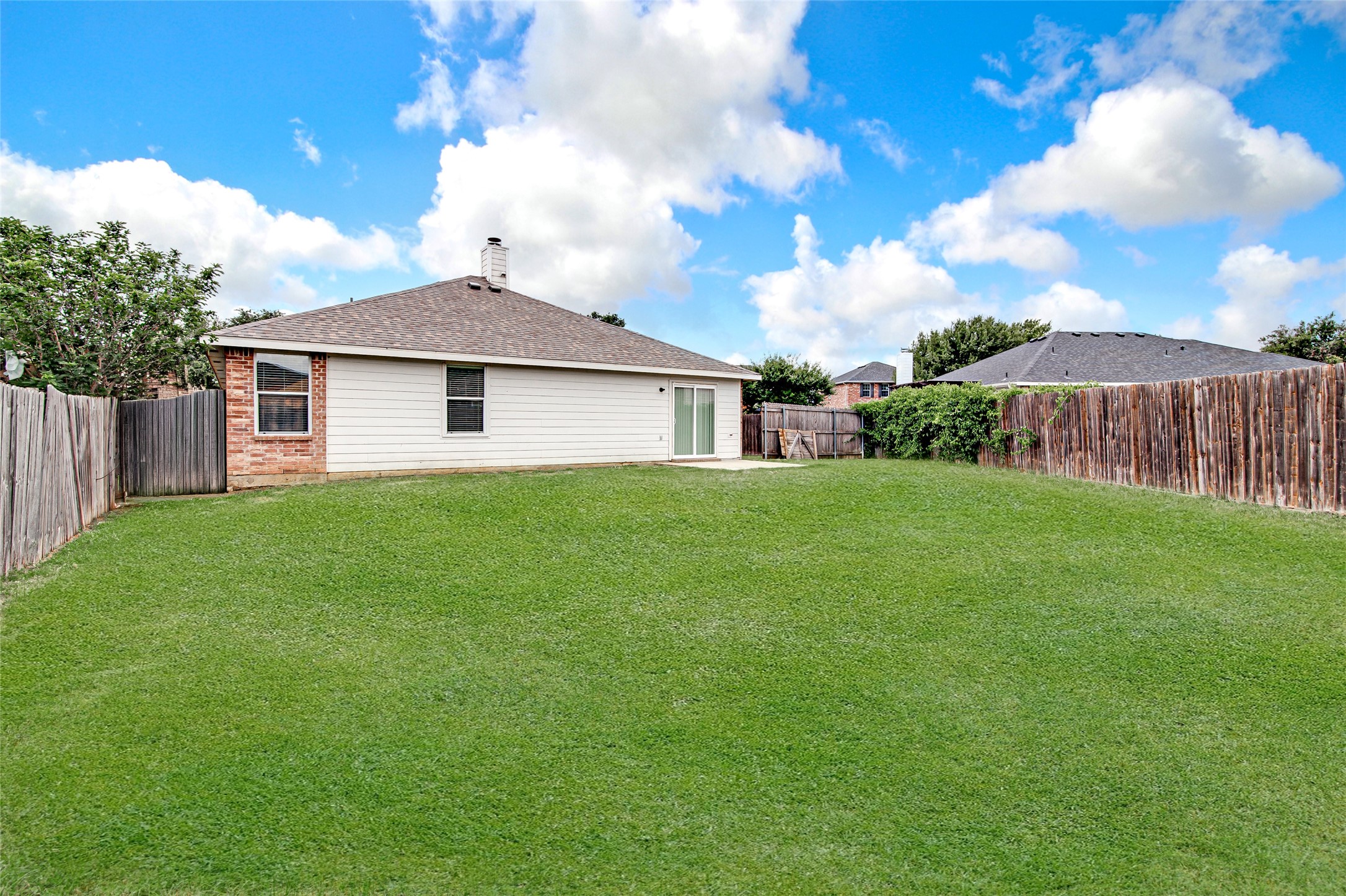 596 Creekbend Street Crowley TX 76036