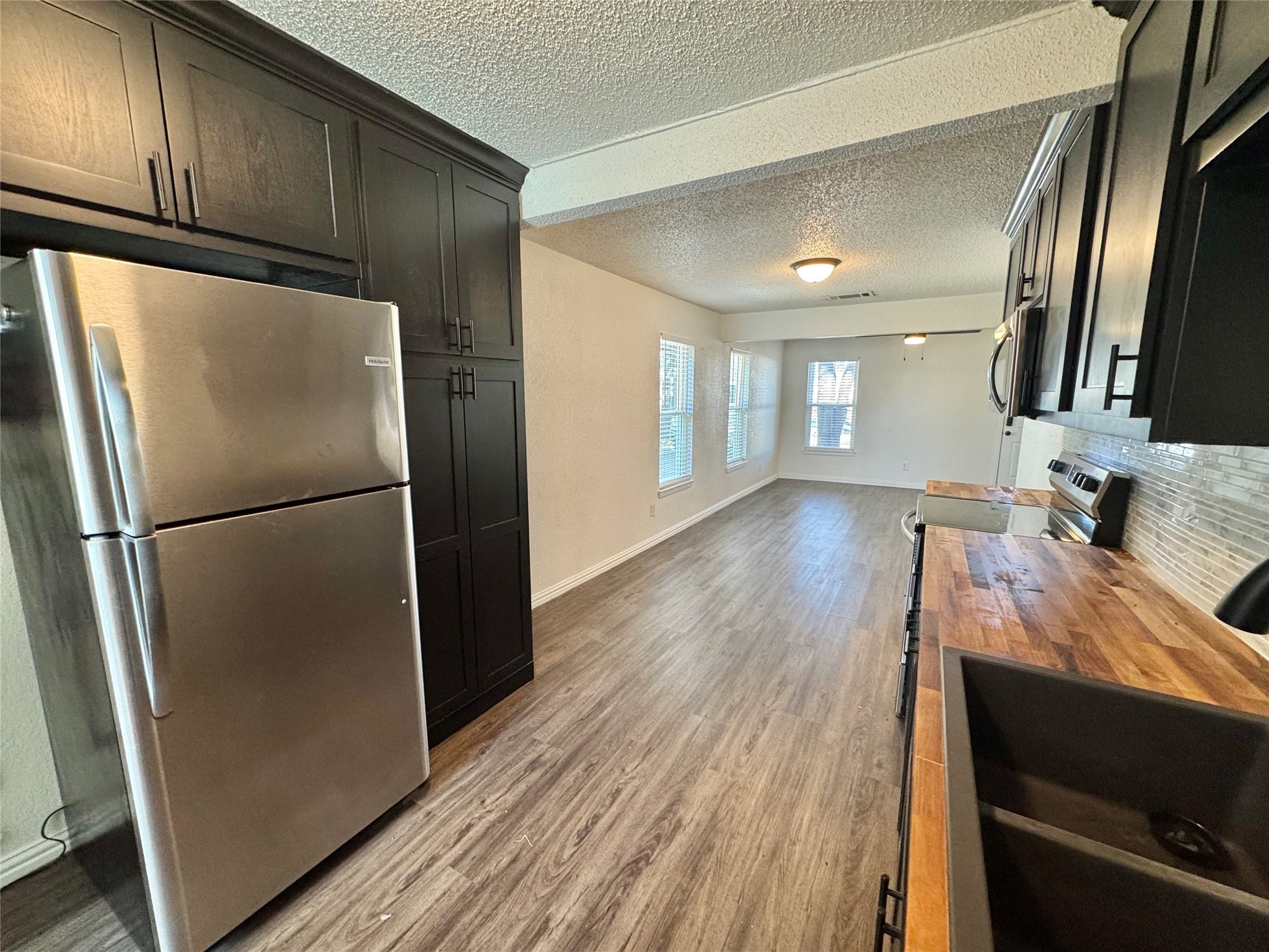 113 W Arnold Street Granbury TX 76048