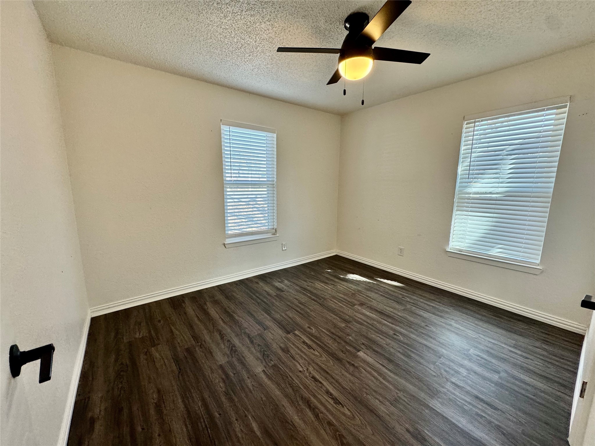 113 W Arnold Street Granbury TX 76048