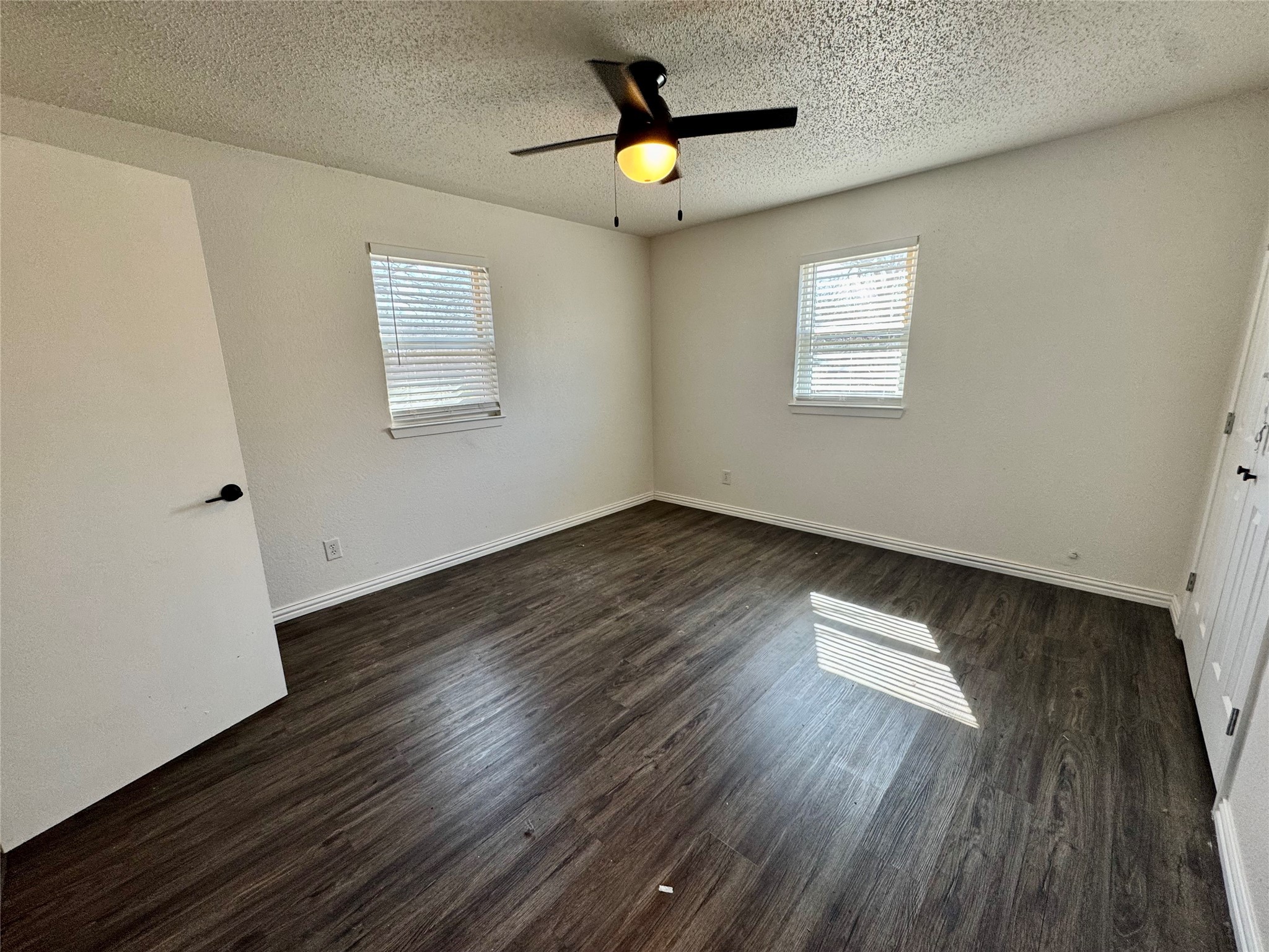 113 W Arnold Street Granbury TX 76048