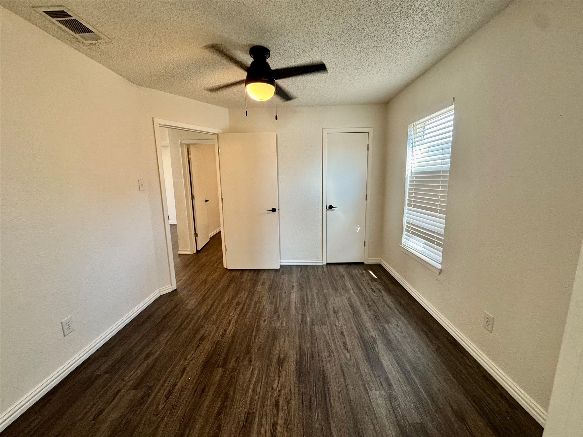 113 W Arnold Street Granbury TX 76048
