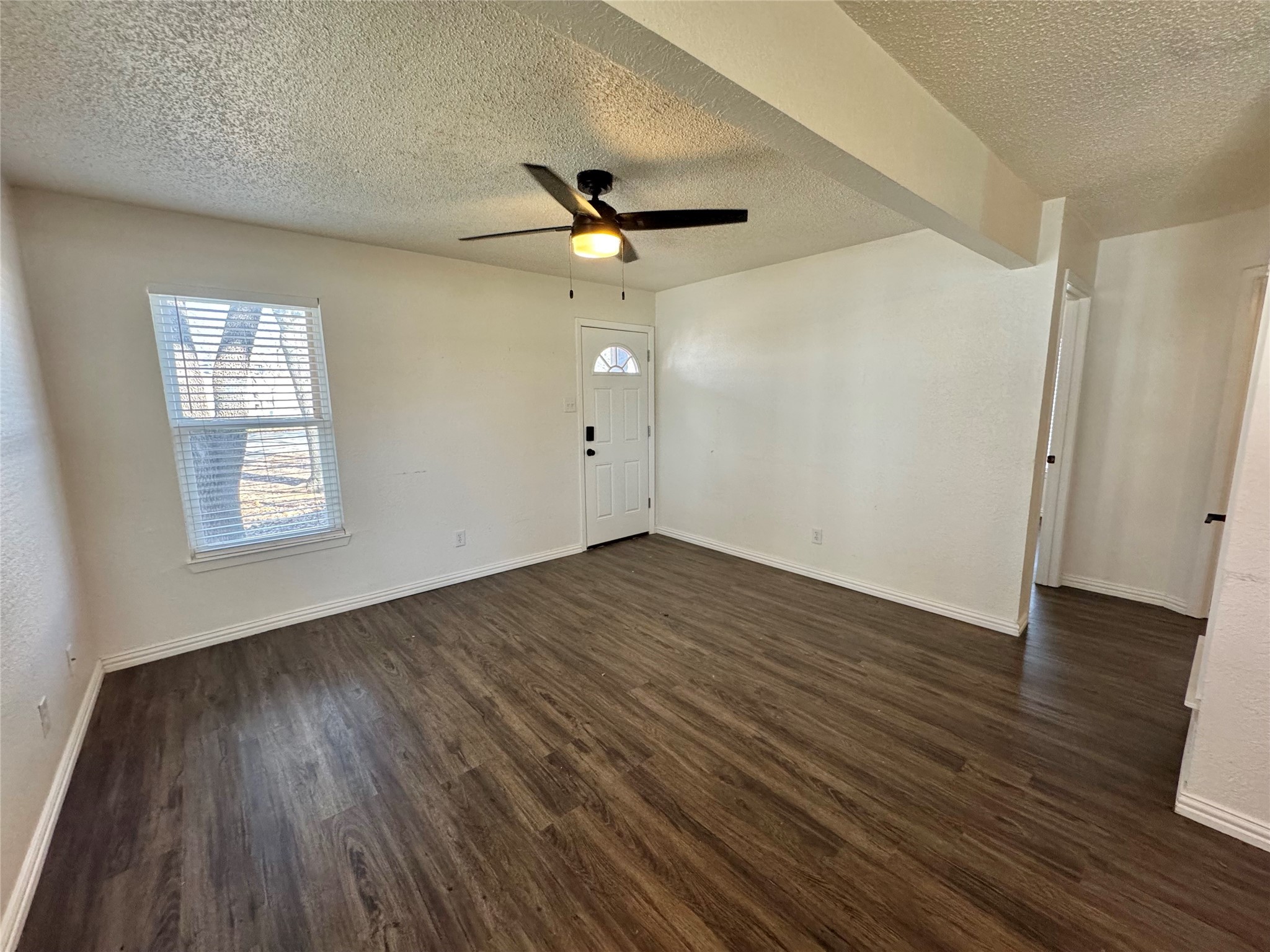 113 W Arnold Street Granbury TX 76048
