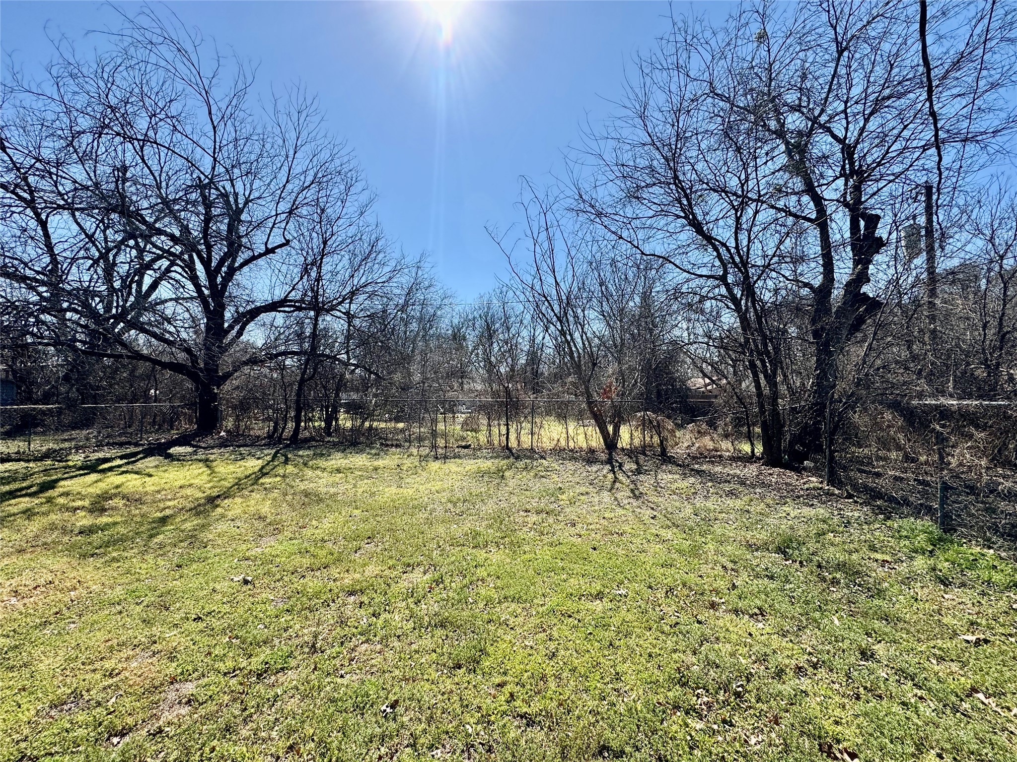 113 W Arnold Street Granbury TX 76048