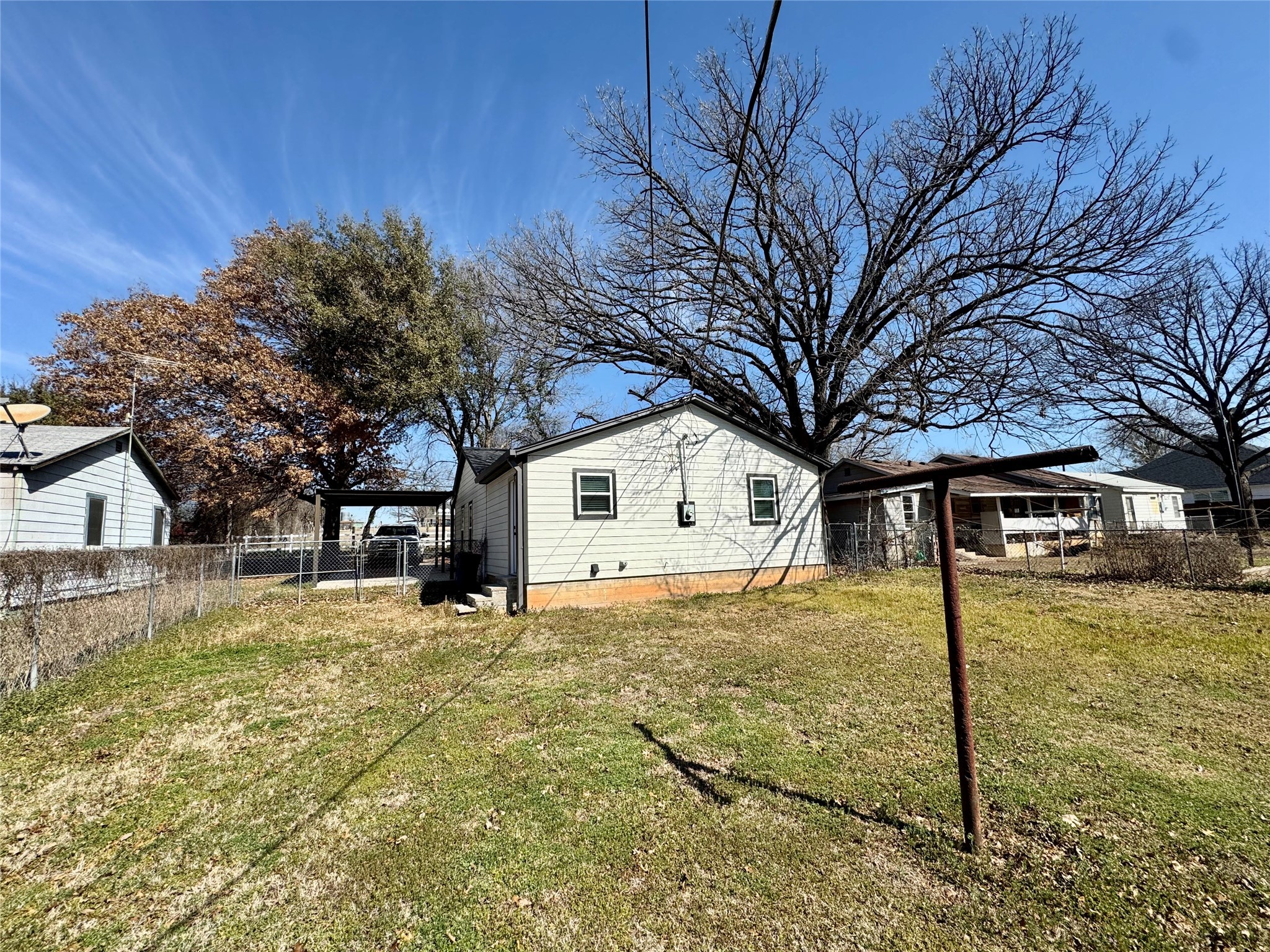 113 W Arnold Street Granbury TX 76048