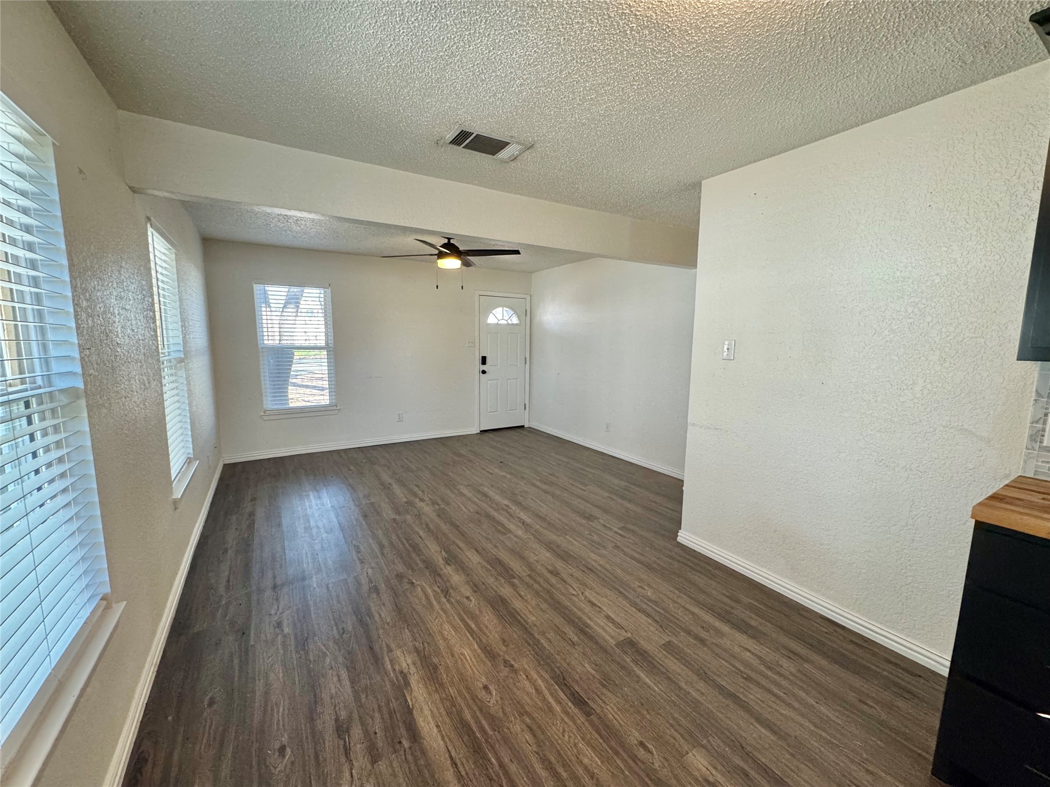 113 W Arnold Street Granbury TX 76048