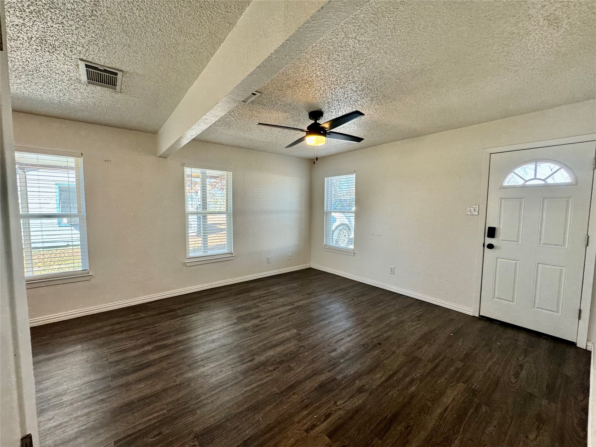 113 W Arnold Street Granbury TX 76048