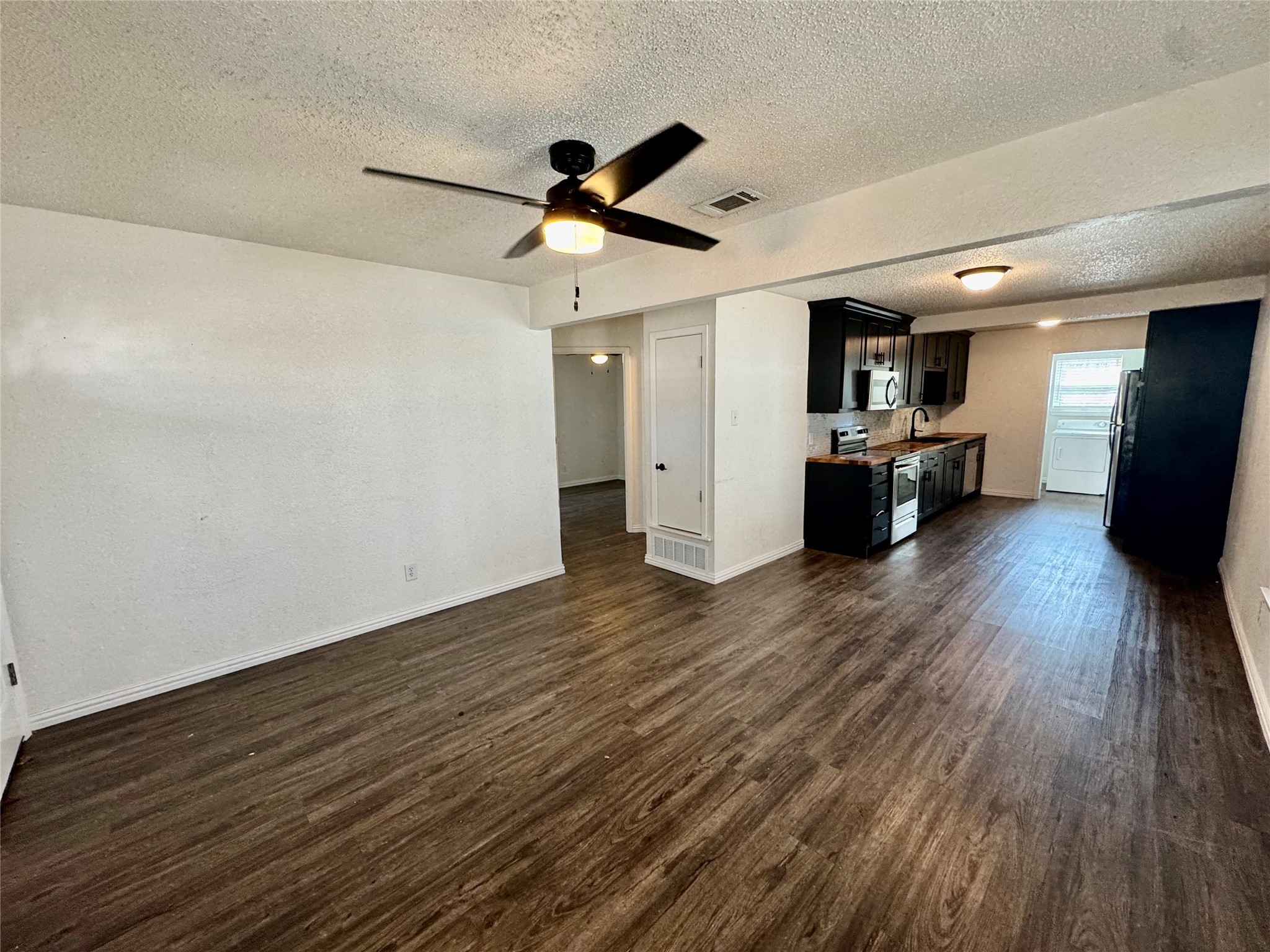 113 W Arnold Street Granbury TX 76048