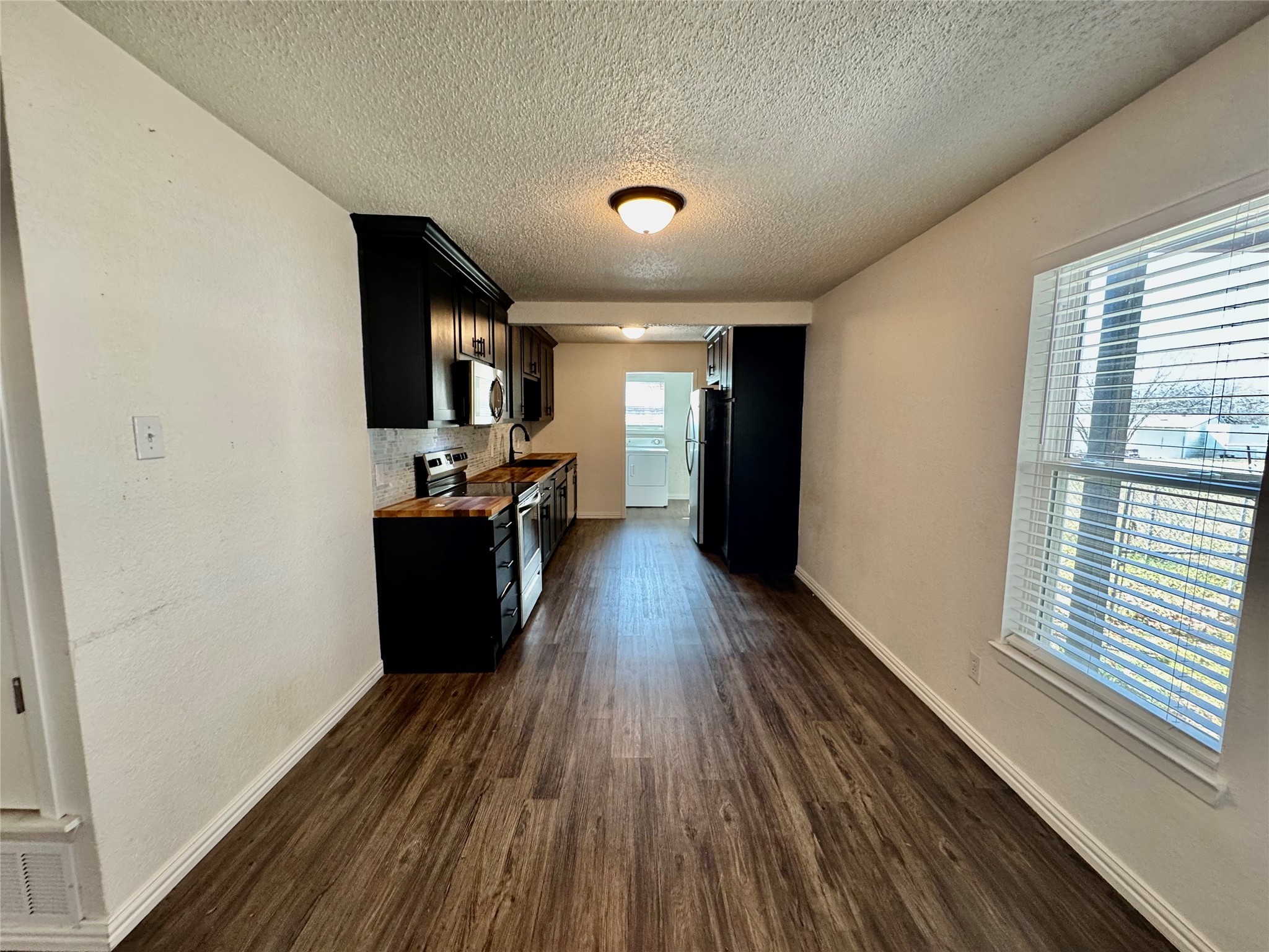 113 W Arnold Street Granbury TX 76048