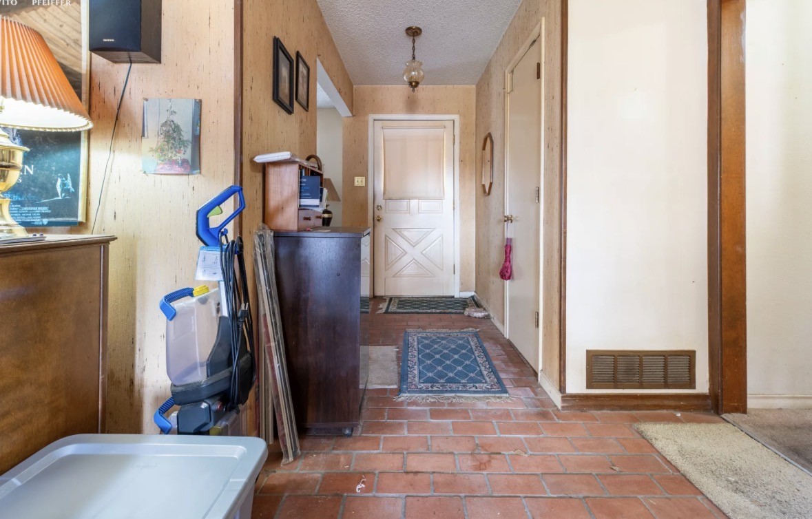 909 Bradfield Drive Garland TX 75042