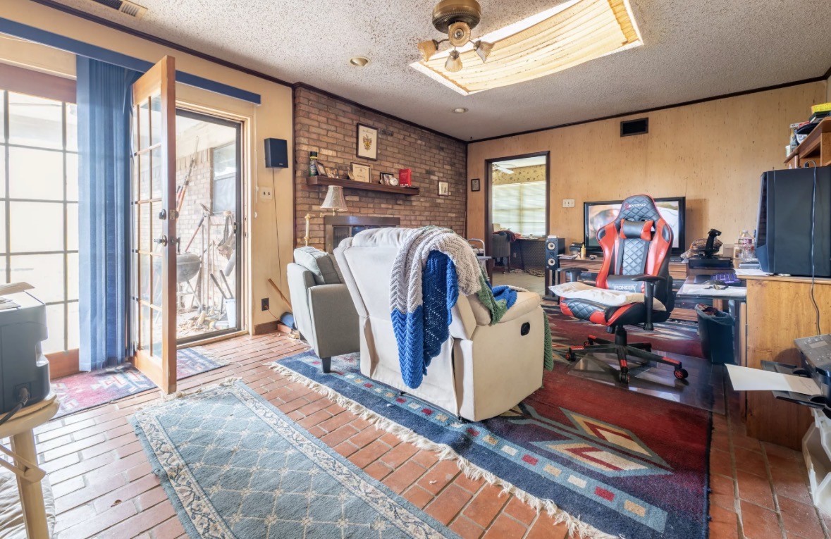 909 Bradfield Drive Garland TX 75042
