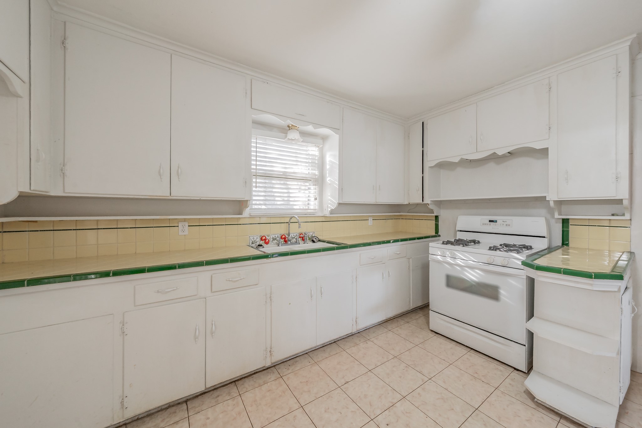 3905 London Lane Richland Hills TX 76118