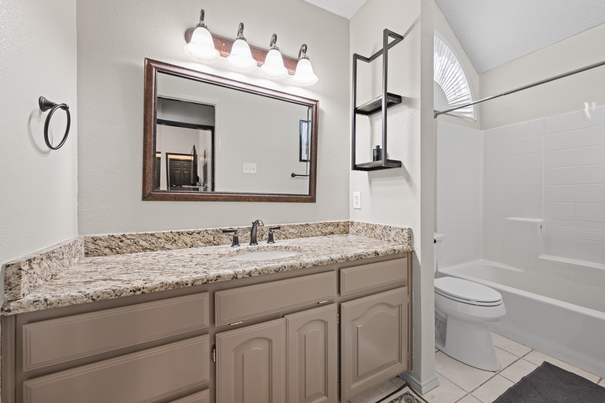 905 Evandale Road Burleson TX 76028