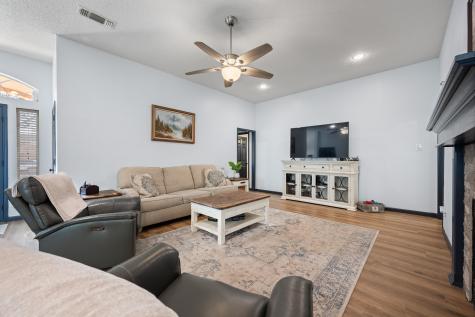 905 Evandale Road Burleson TX 76028