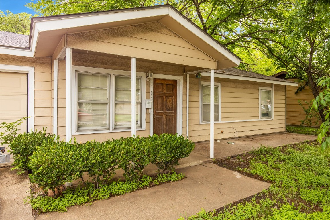 103 NE Taylor Street Burleson TX 76028