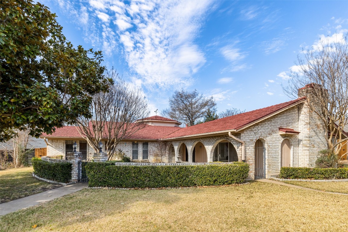 9447 Whitehurst Drive Dallas TX 75243