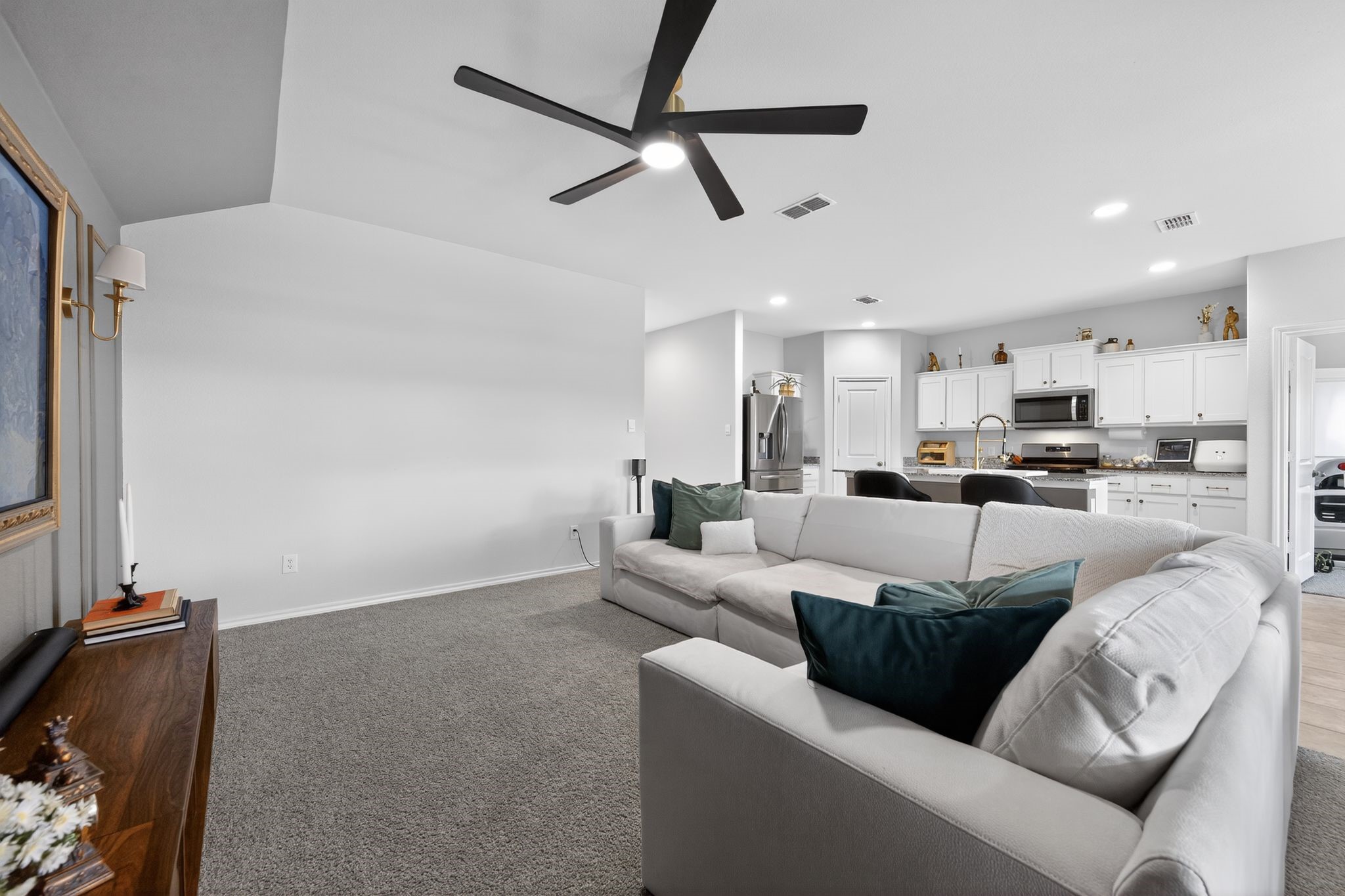721 Whitecomb Lane Justin TX 76247