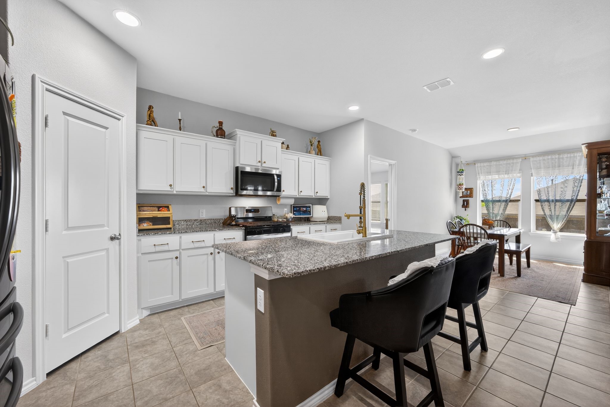 721 Whitecomb Lane Justin TX 76247