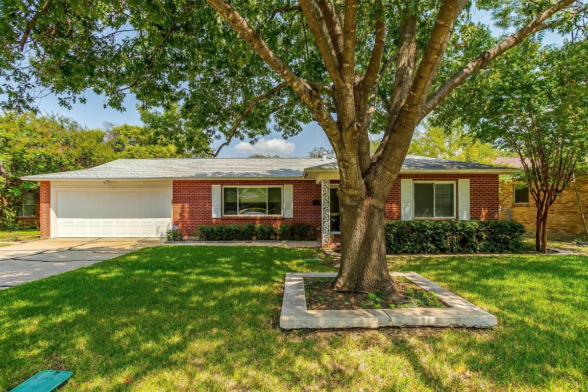 125 SE Newton Drive Burleson TX 76028