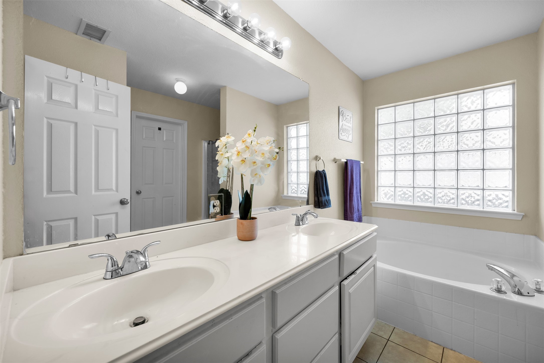 313 Angela Drive Burleson TX 76028