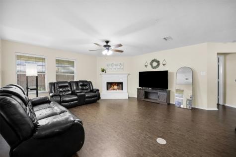 313 Angela Drive Burleson TX 76028