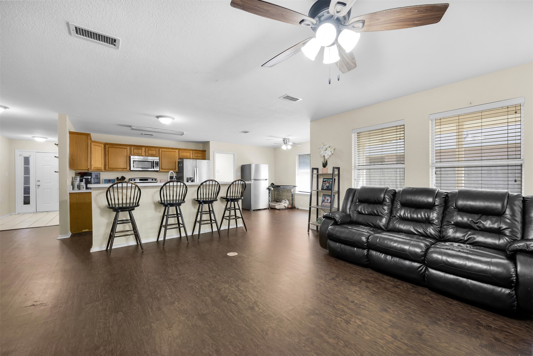 313 Angela Drive Burleson TX 76028