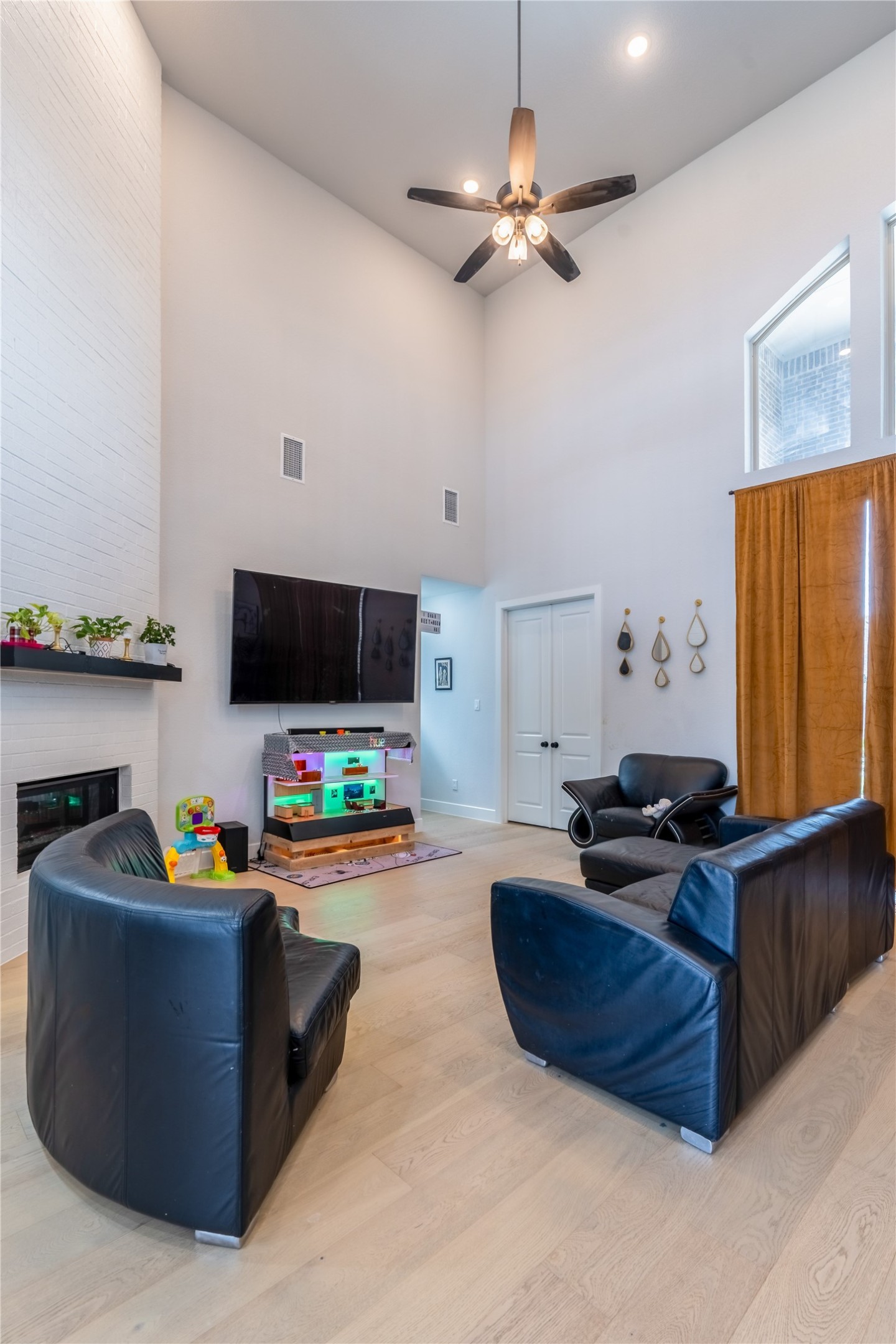 1712 Hanoverian Lane Aubrey TX 76227