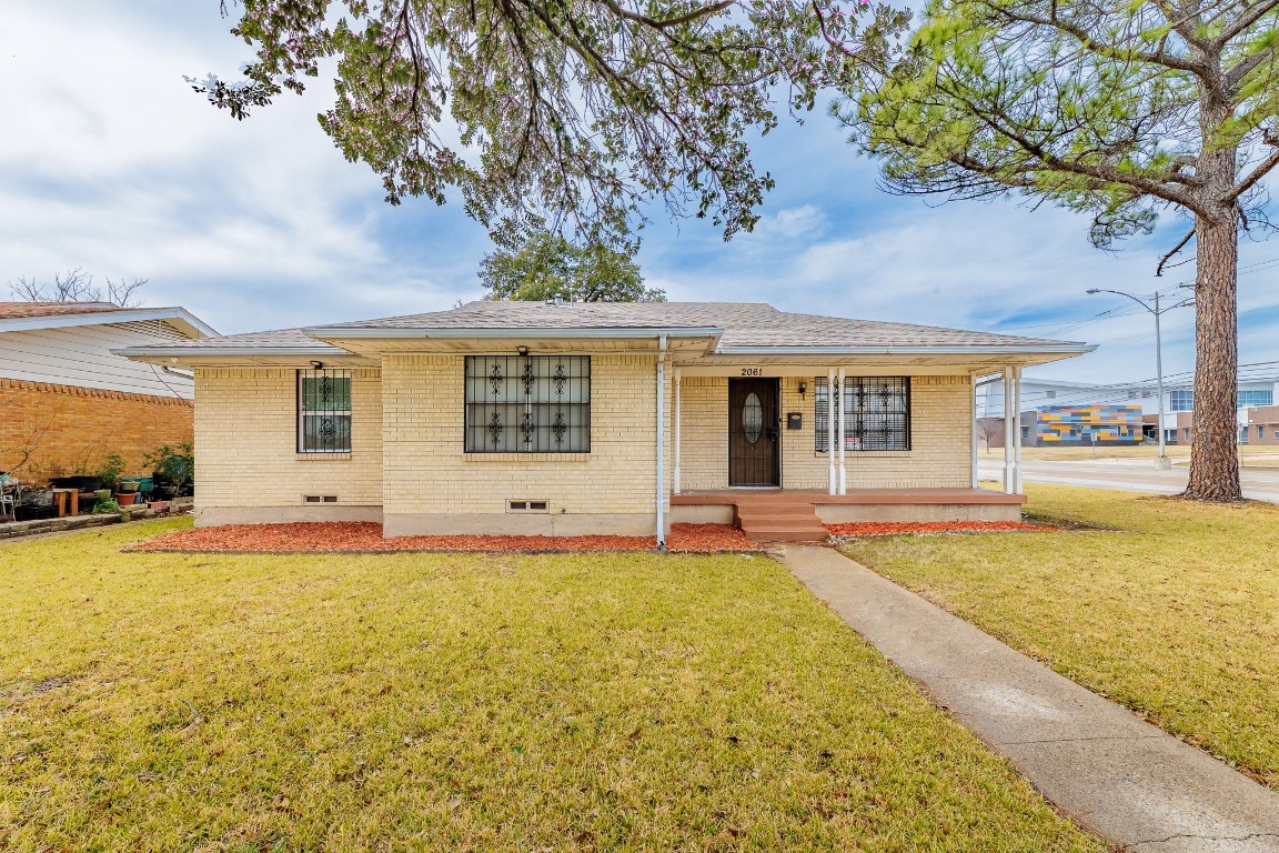 2061 Las Cruces Lane Dallas TX 75217