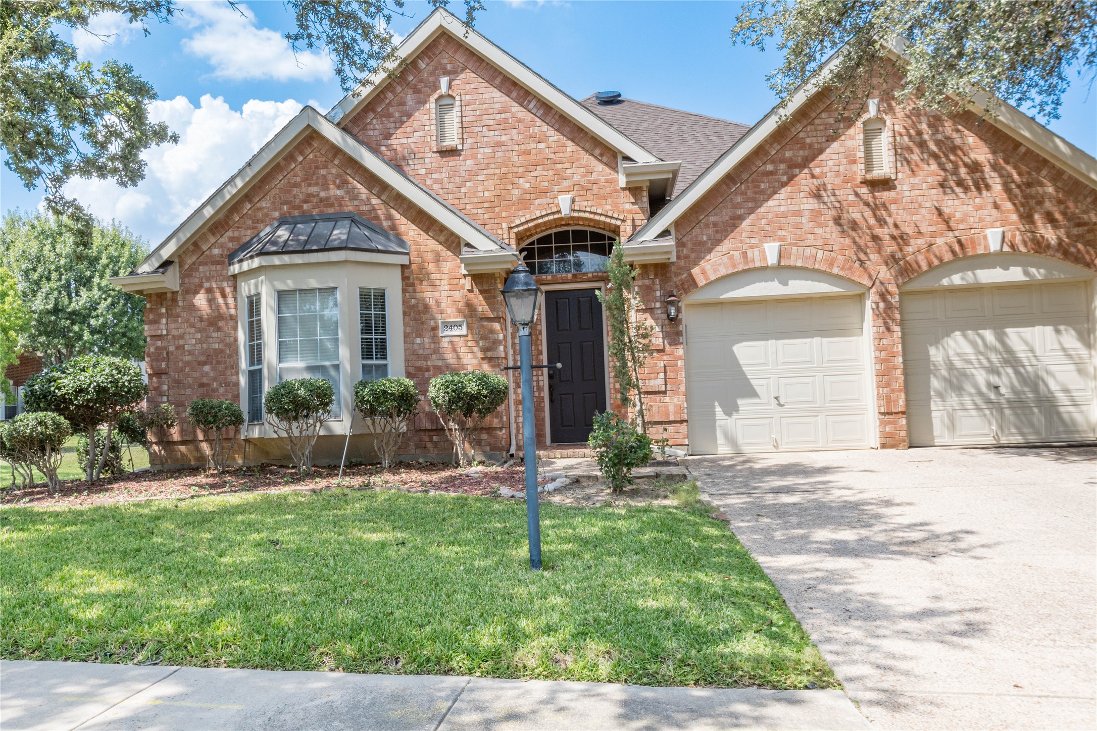 2405 Pine Hollow Court Arlington TX 76006