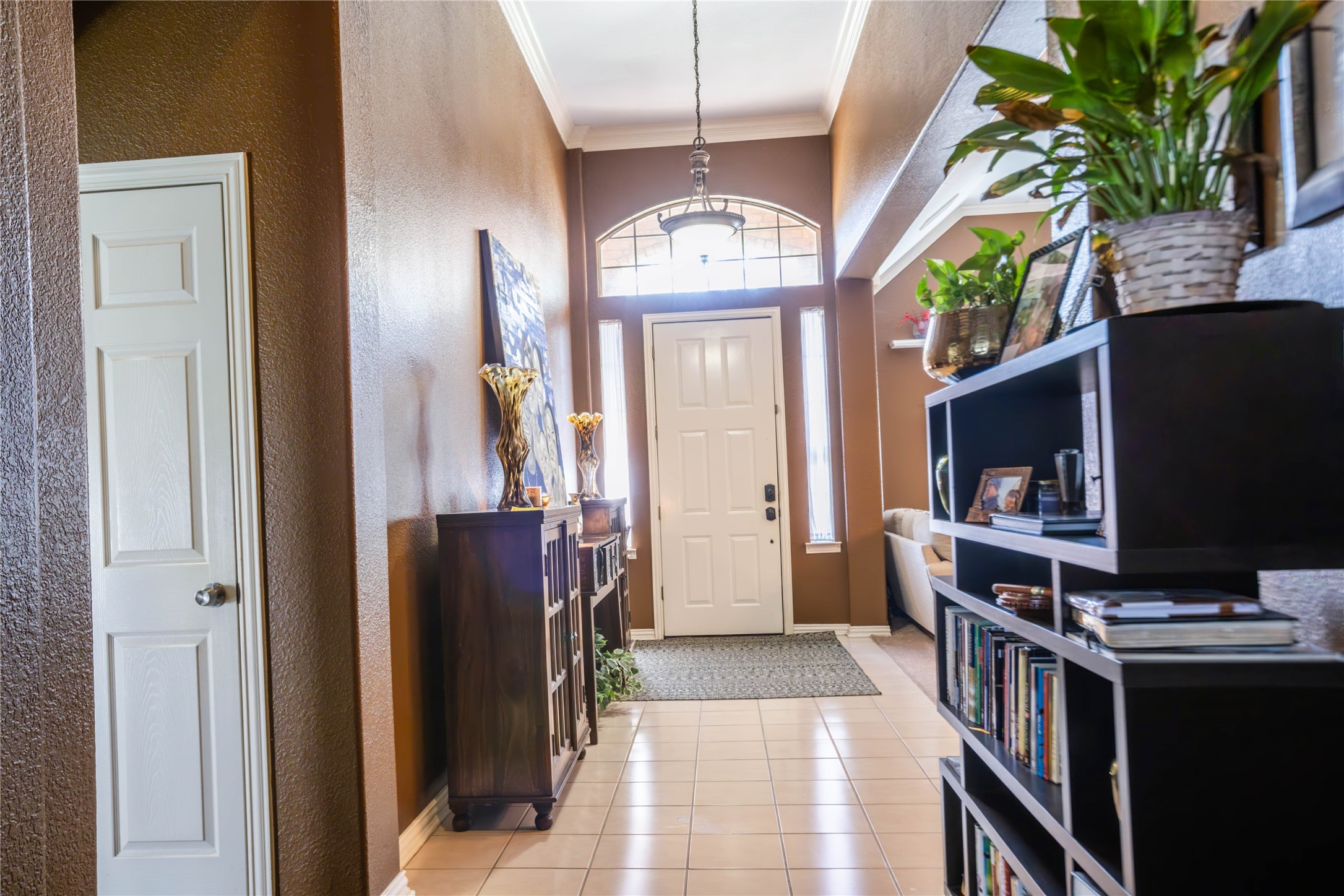 2405 Pine Hollow Court Arlington TX 76006