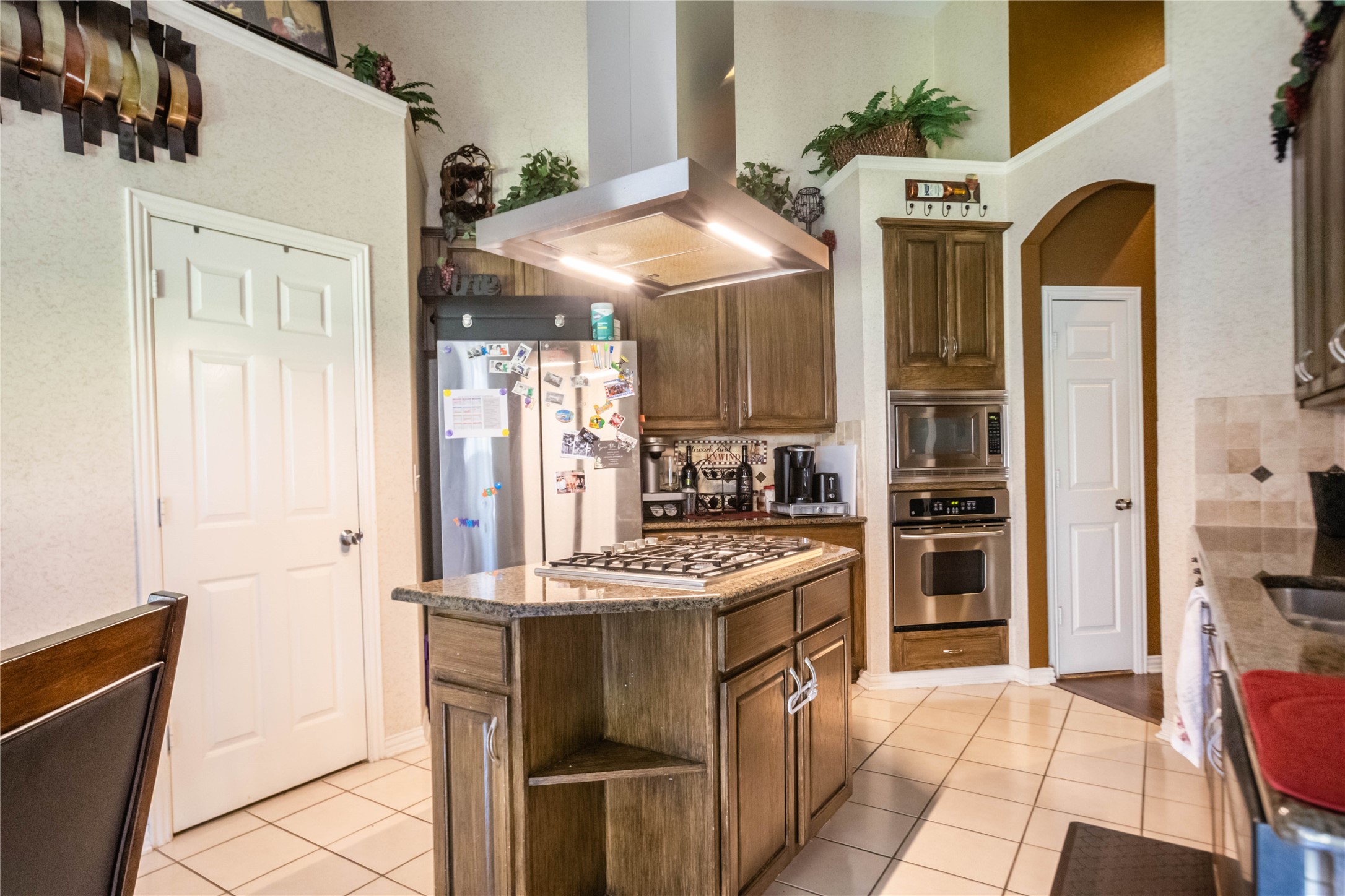 2405 Pine Hollow Court Arlington TX 76006