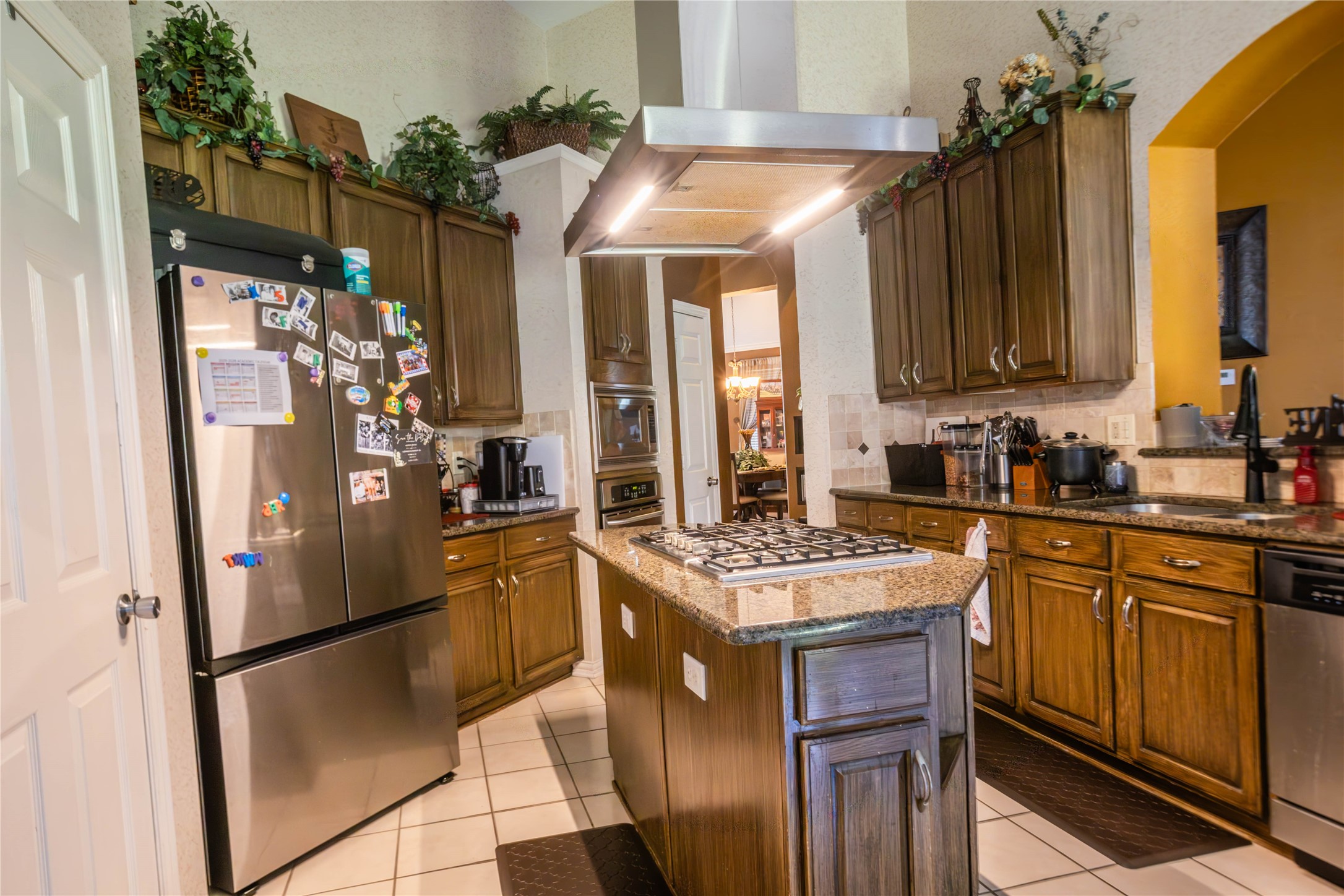 2405 Pine Hollow Court Arlington TX 76006