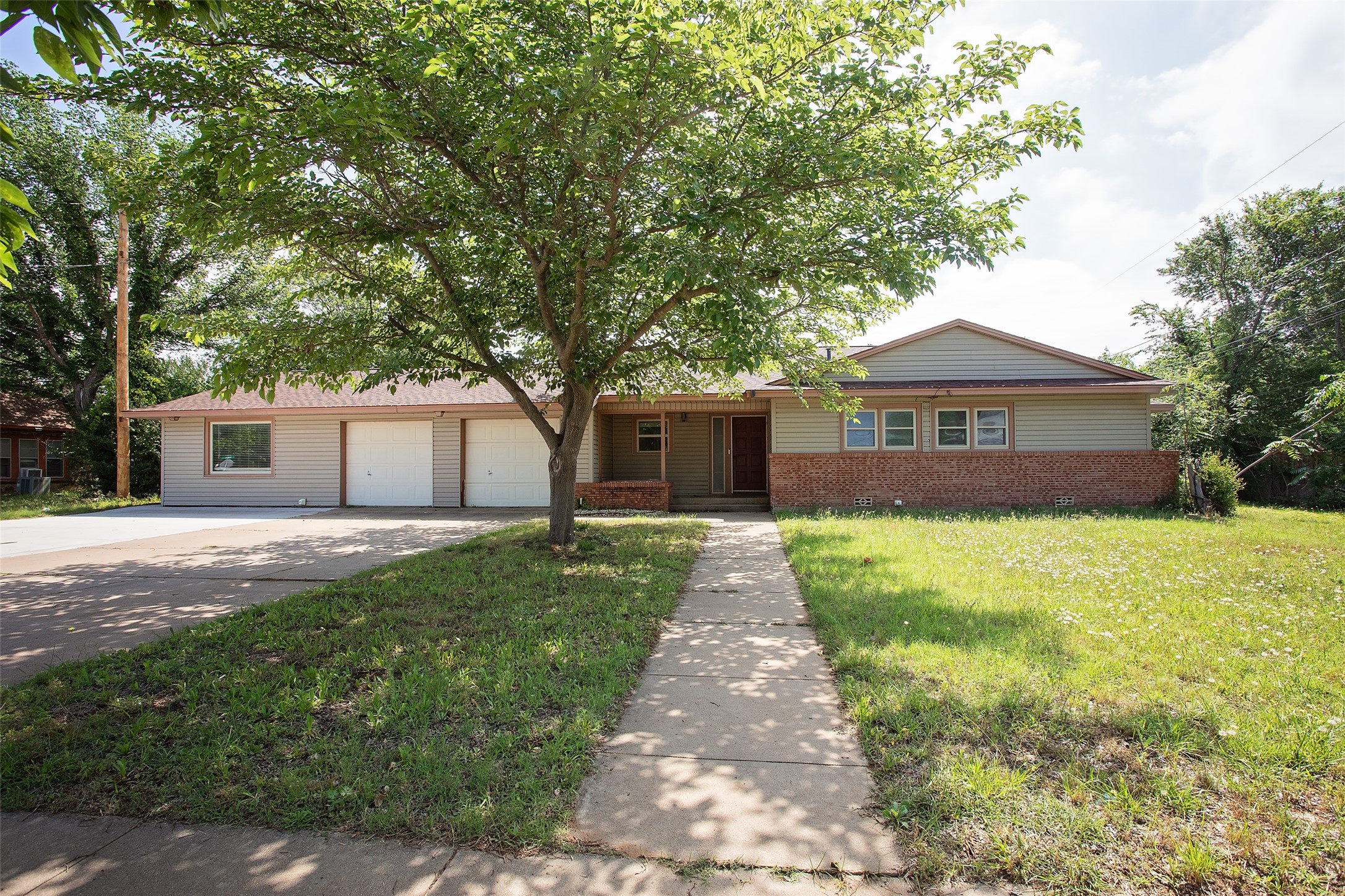 417 Summitt Avenue Graham TX 76450