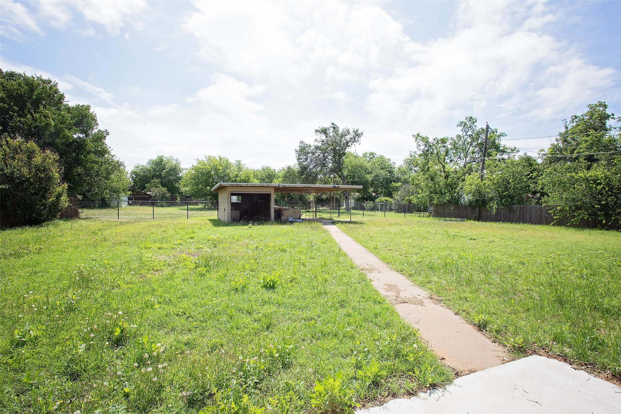 417 Summitt Avenue Graham TX 76450